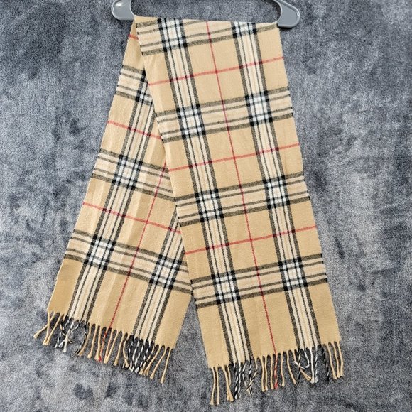 unbranded Scarf 100% Acrylic tan black red plaid fringed hem one size - Picture 6 of 7